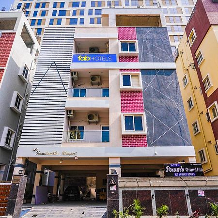 Fabhotel Perams Grand Inn - Hitech City ハイデラバード エクステリア 写真