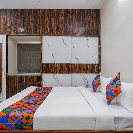 Fabhotel Perams Grand Inn - Hitech City ハイデラバード エクステリア 写真