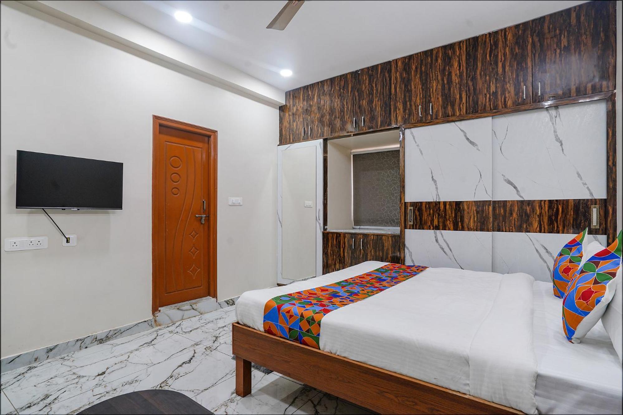 Fabhotel Perams Grand Inn - Hitech City ハイデラバード エクステリア 写真