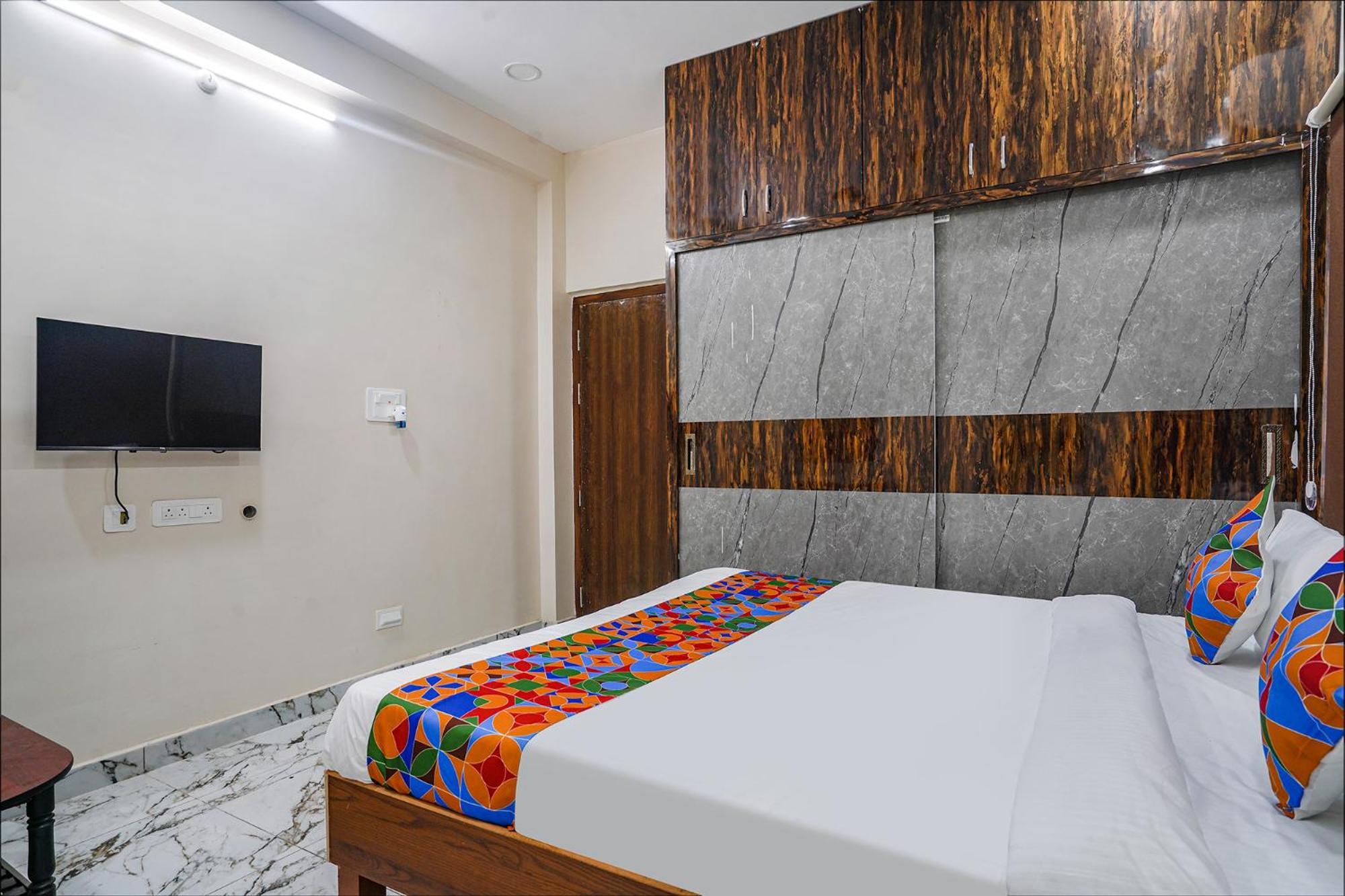 Fabhotel Perams Grand Inn - Hitech City ハイデラバード エクステリア 写真