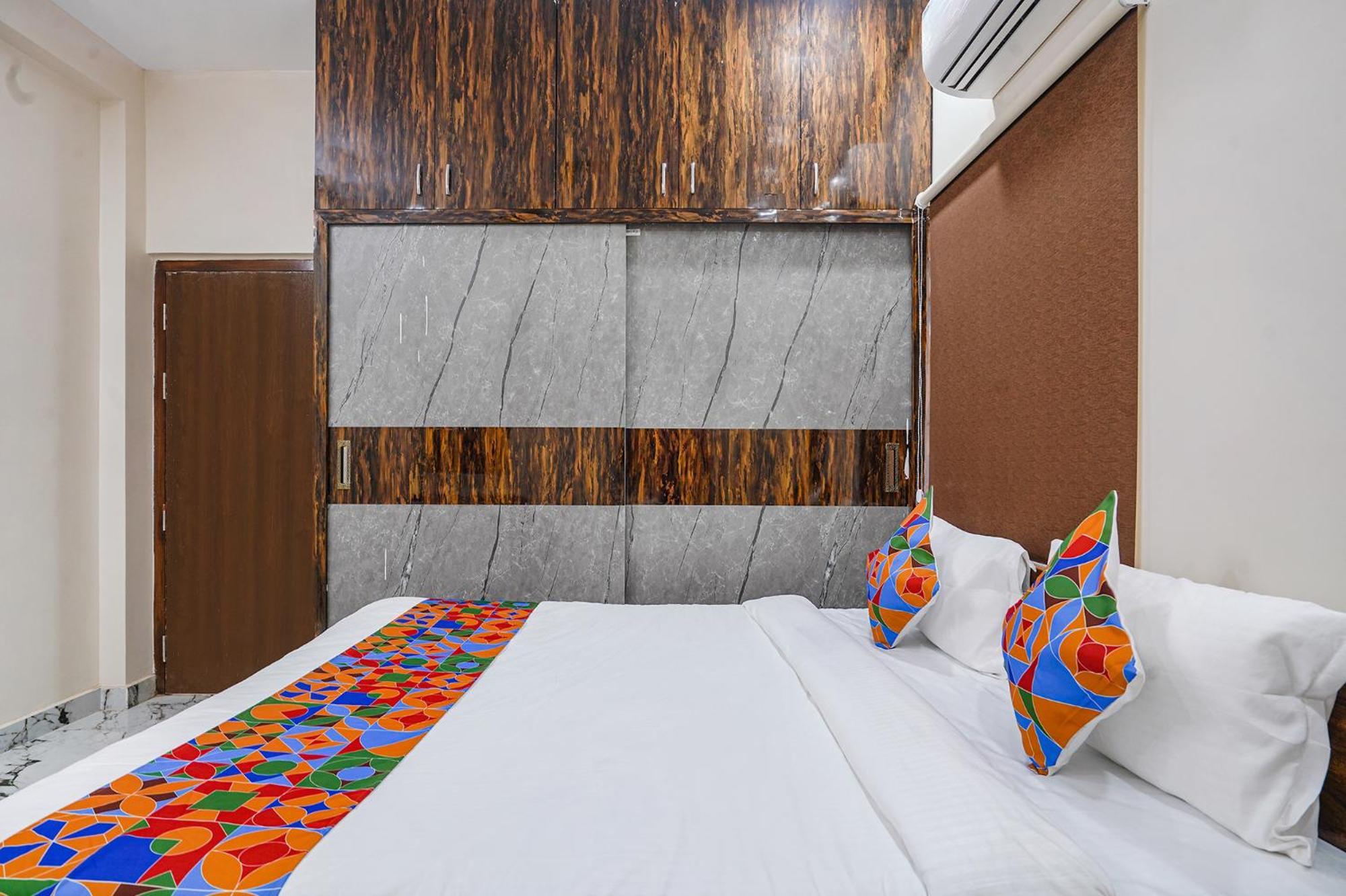 Fabhotel Perams Grand Inn - Hitech City ハイデラバード エクステリア 写真