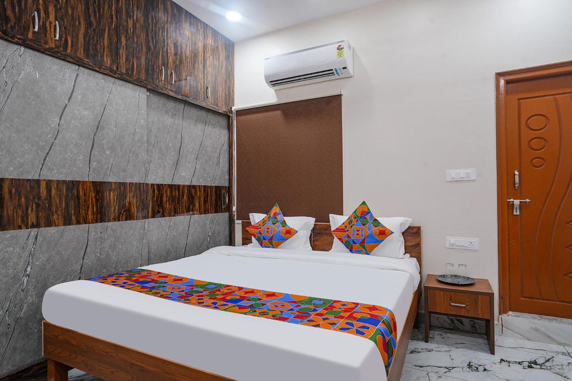 Fabhotel Perams Grand Inn - Hitech City ハイデラバード エクステリア 写真
