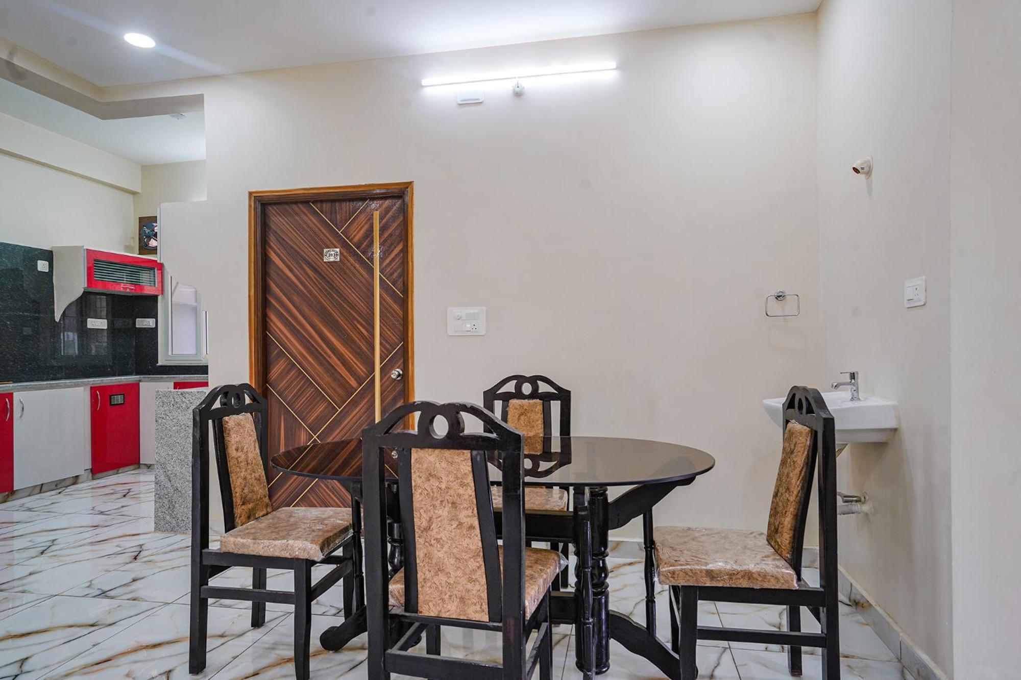 Fabhotel Perams Grand Inn - Hitech City ハイデラバード エクステリア 写真